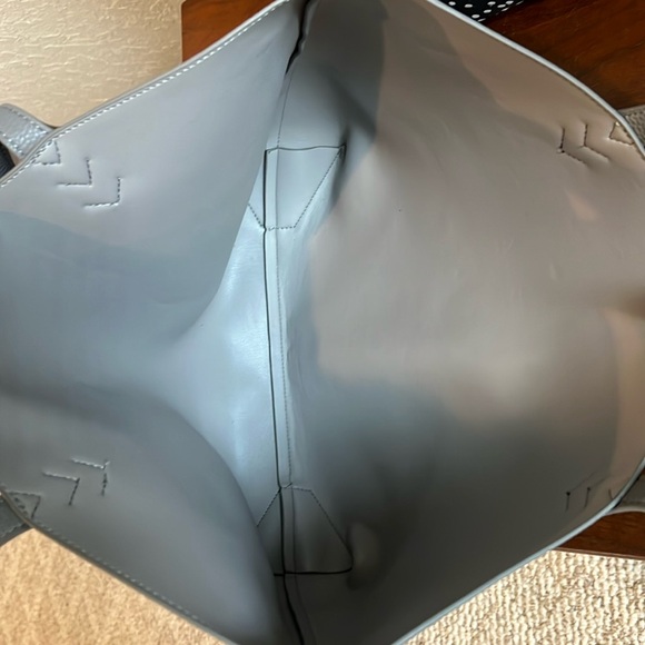 Taupe Textured Handbag w Matching Inner Wristlet Gold Trim Great Condition 💕 - Picture 6 of 13